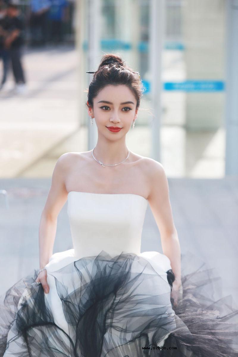 【AI作图】女星Angelababy 脱衣对比