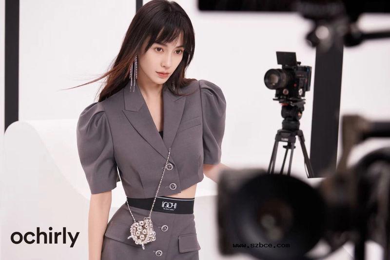 【AI作图】女星Angelababy 脱衣对比