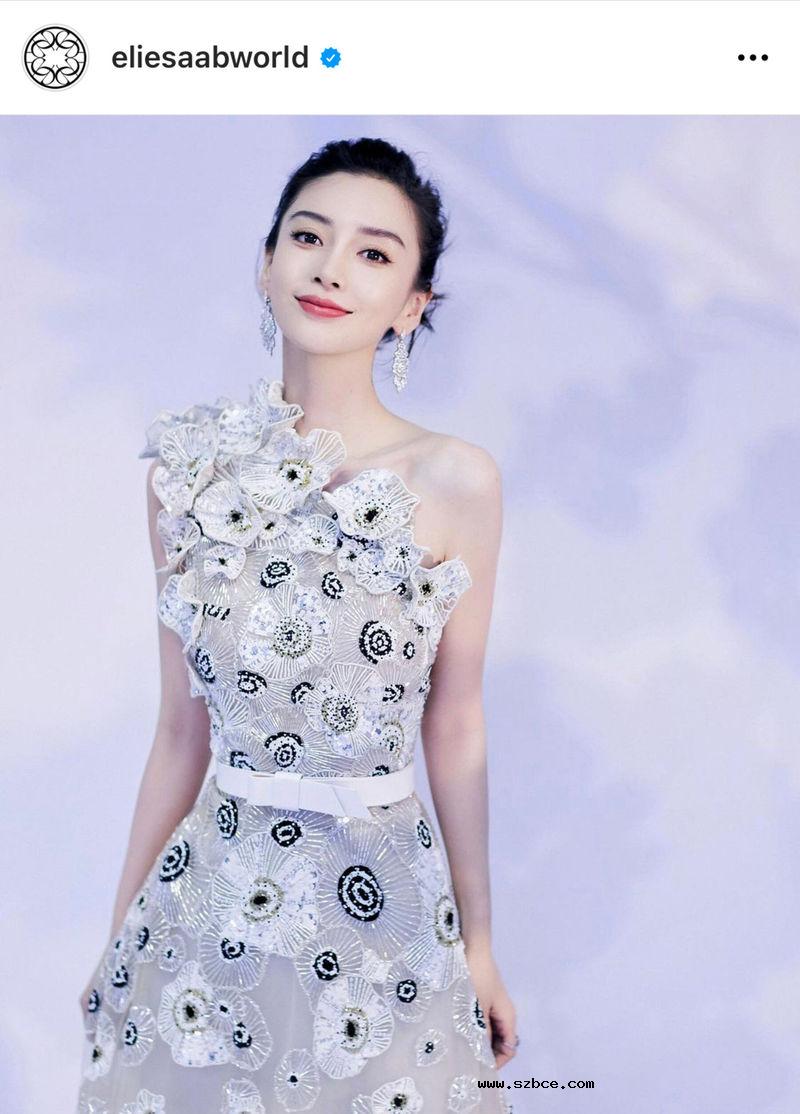 【AI作图】女星Angelababy 脱衣对比